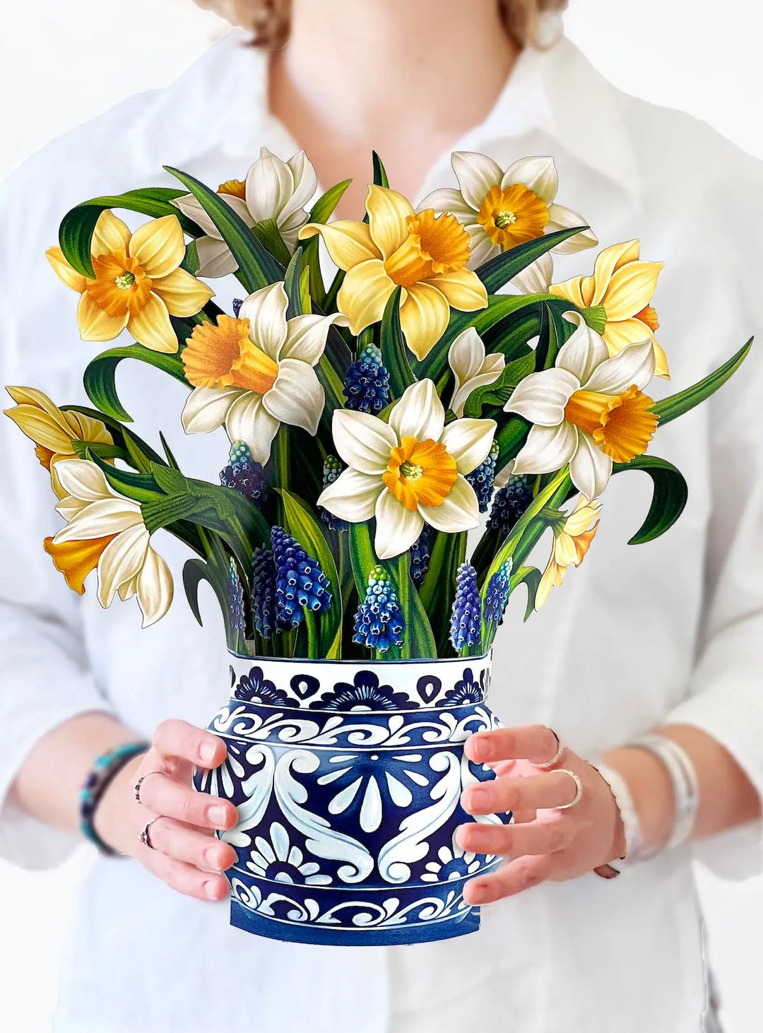 Pop-up greeting card with a vibrant bouquet of yellow daffodils by FreshCut Paper.